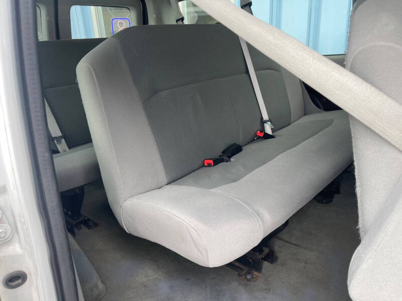 2011 Ford E-Series E-350 SD XLT