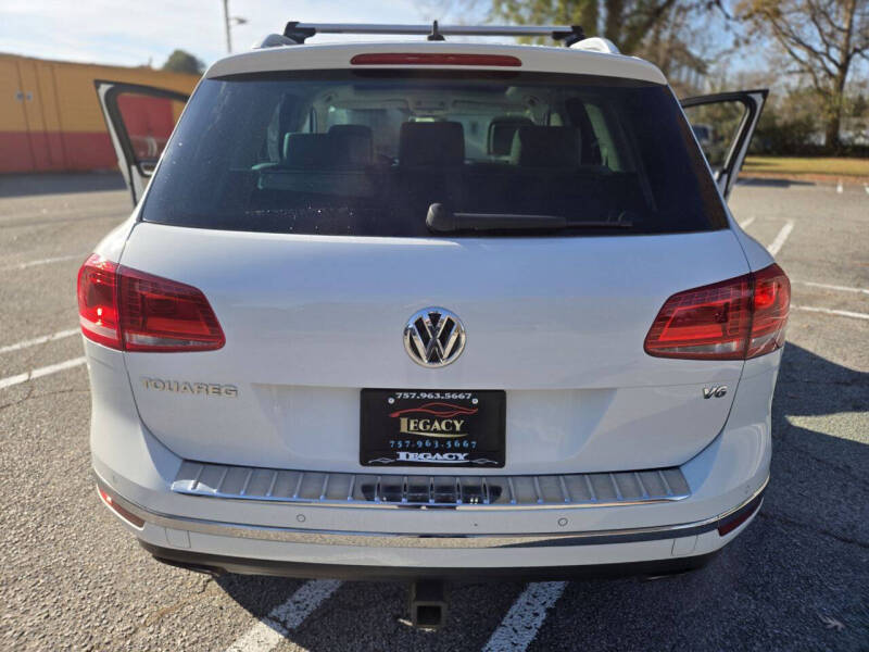 2016 Volkswagen Touareg VR6 Lux