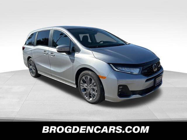 2026 Honda Odyssey Touring's photo