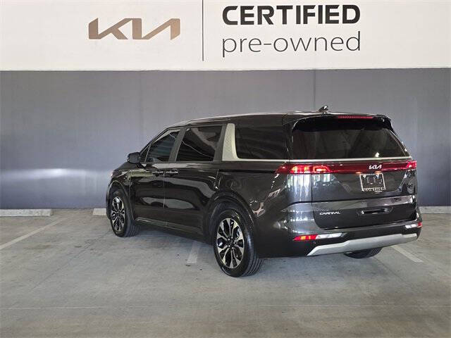2024 Kia Carnival EX