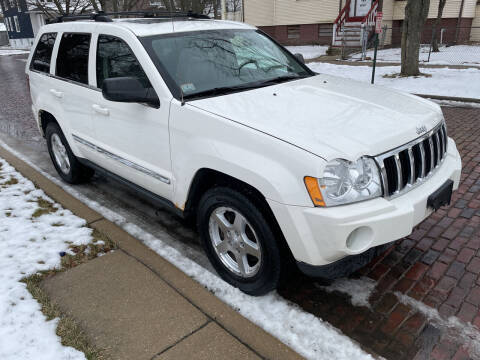 2007 Jeep Grand Cherokee for sale at RIVER AUTO SALES CORP in Maywood IL