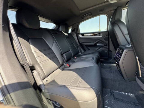 2025 Porsche Cayenne Coupe