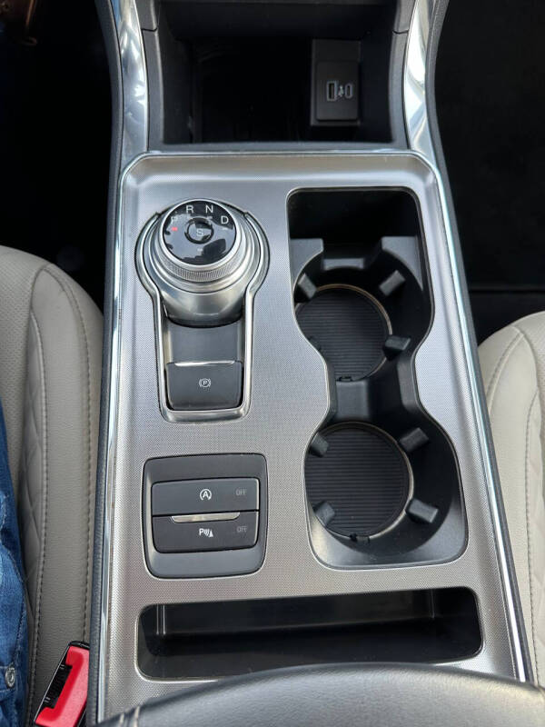 2024 Ford Edge Titanium