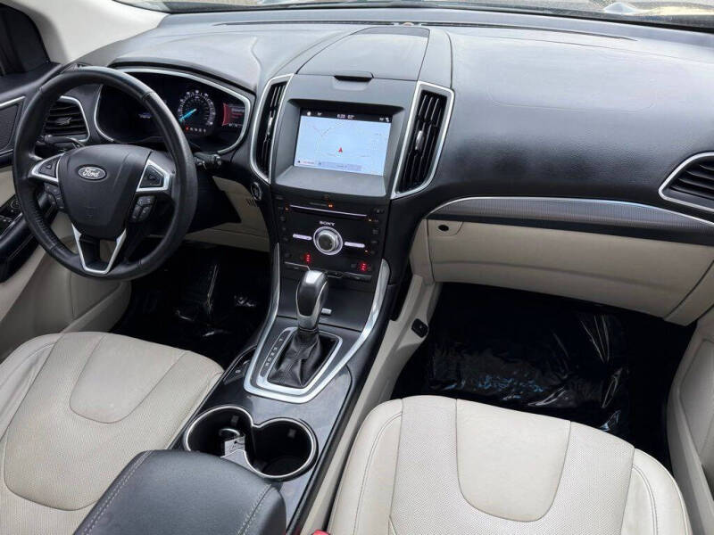 2017 Ford Edge Titanium