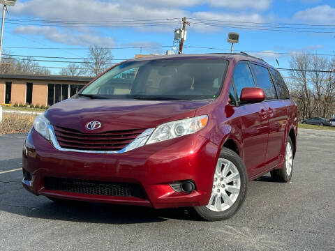2015 Toyota Sienna for sale at MAGIC AUTO SALES in Little Ferry NJ