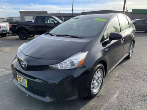 2017 Toyota Prius v Five