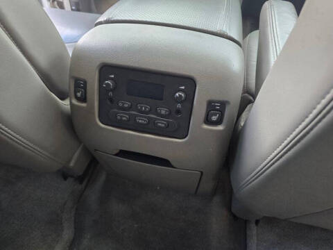 2004 Cadillac Escalade