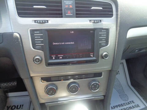 2016 Volkswagen Golf TSI SE