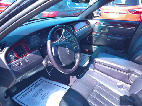 2005 Lincoln Town Car Executive