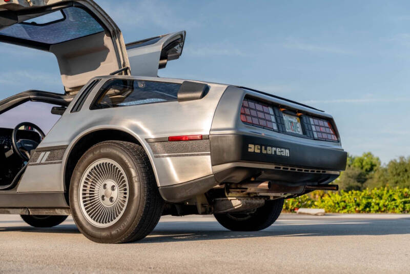 1981 DeLorean DMC-12