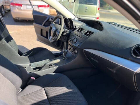 2013 Mazda MAZDA3 i Touring