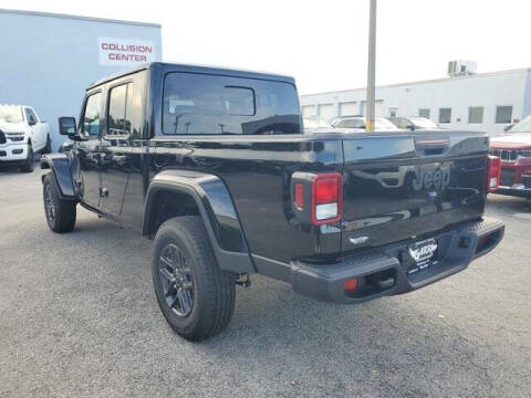 2025 Jeep Gladiator Sport S