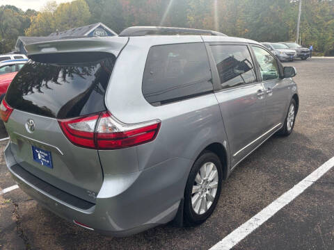 2017 Toyota Sienna XLE 7-Passenger