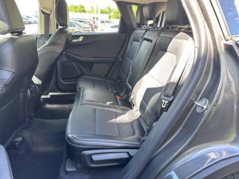 2020 Ford Escape Titanium