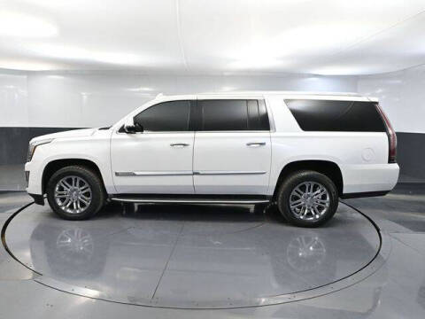2017 Cadillac Escalade ESV Standard