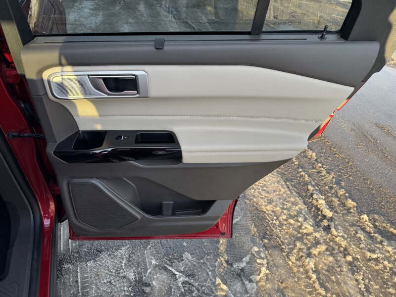 2023 Ford Explorer Platinum