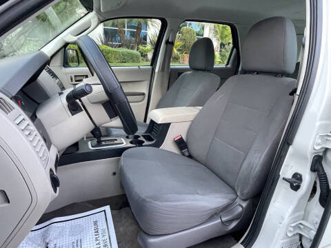 2011 Ford Escape XLS