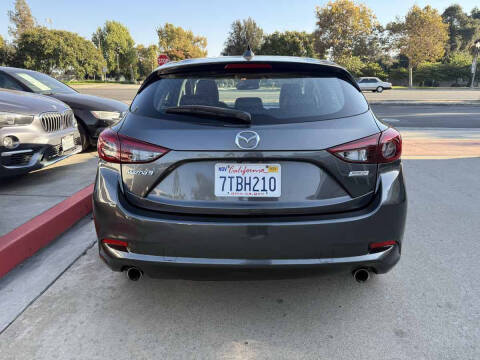 2017 Mazda MAZDA3 Grand Touring