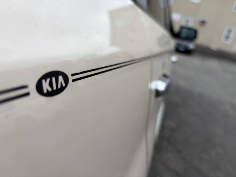 2011 Kia Sorento LX