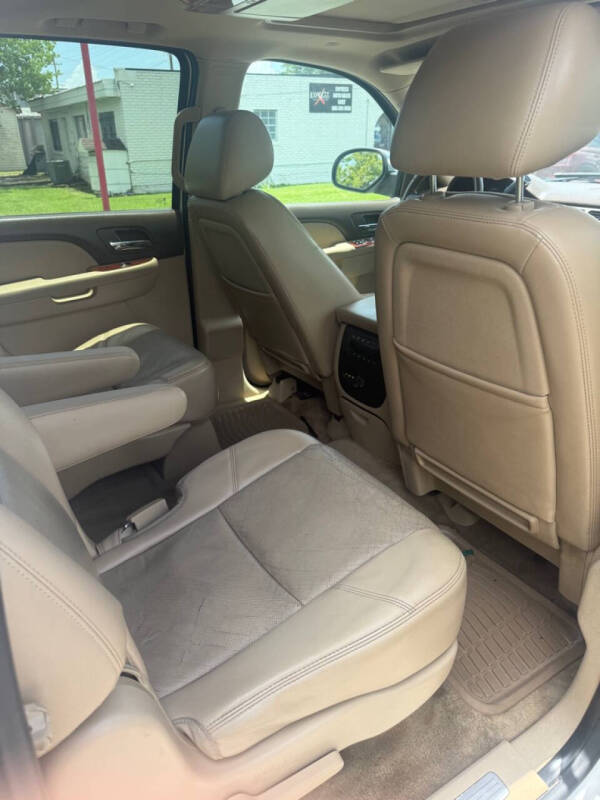 2011 Chevrolet Suburban LTZ