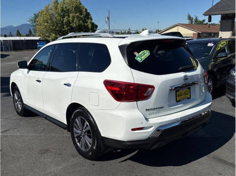2020 Nissan Pathfinder S