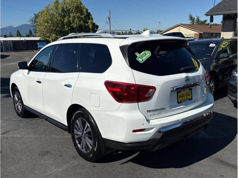 2020 Nissan Pathfinder S