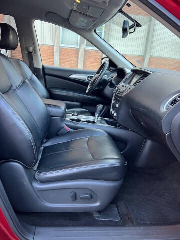 2018 Nissan Pathfinder SL