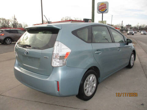 2013 Toyota Prius v Three
