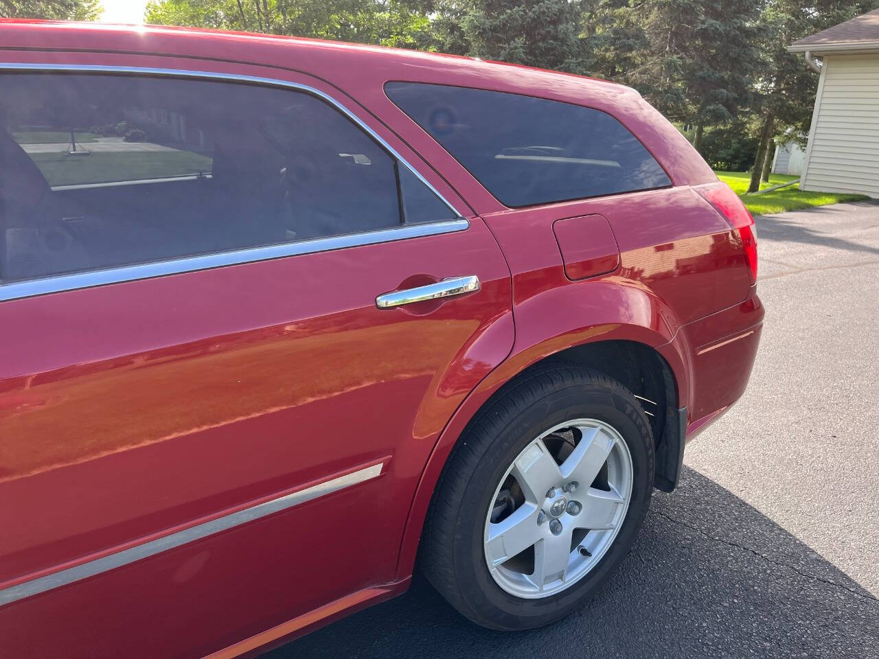 2005 Dodge Magnum 18