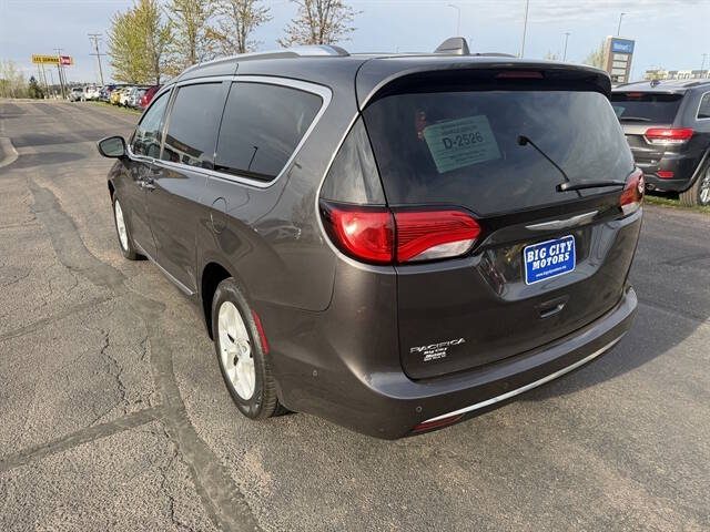 2017 Chrysler Pacifica Touring-L Plus