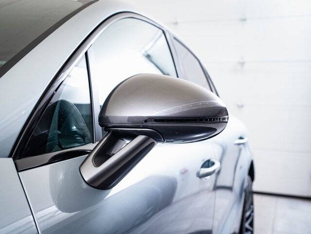 2026 Porsche Macan T