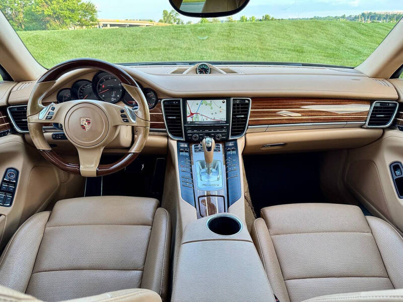 2014 Porsche Panamera 4