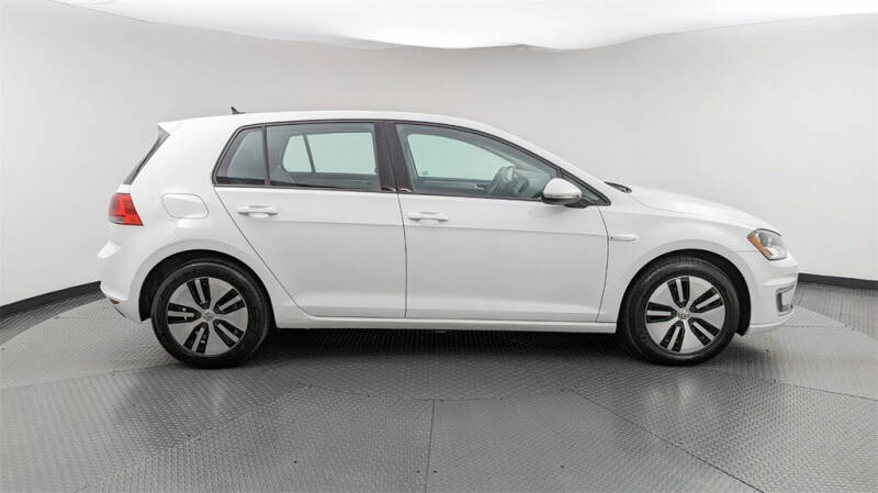 2016 Volkswagen e-Golf SE