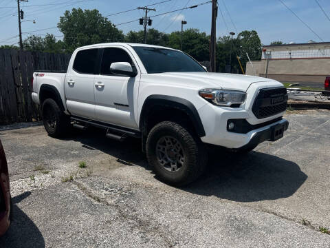 2017 Toyota Tacoma for sale at Triple C Auto Sales in Gainesville TX