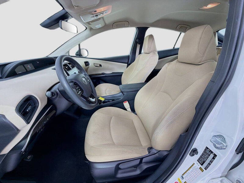 2020 Toyota Prius LE