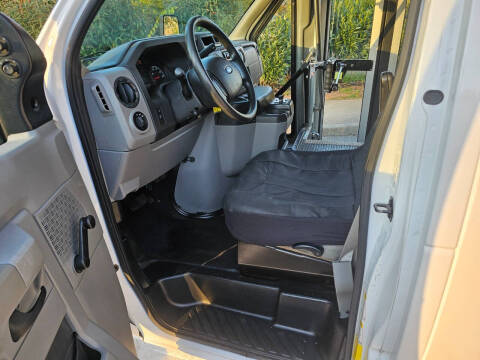 2014 Ford E-Series E-450 SD