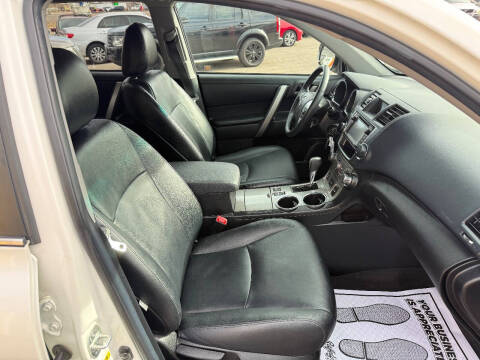 2013 Toyota Highlander SE