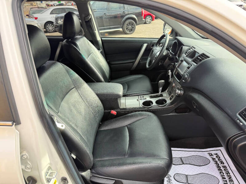 2013 Toyota Highlander SE