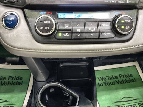 2017 Toyota RAV4 Hybrid XLE