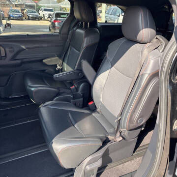 2022 Toyota Sienna XSE 7-Passenger