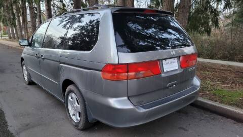 2006 Honda Odyssey for sale at CLEAR CHOICE AUTOMOTIVE in Milwaukie OR