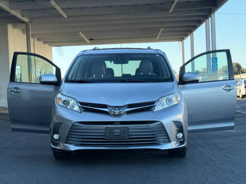 2018 Toyota Sienna XLE 7-Passenger