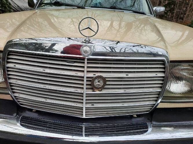 1982 Mercedes-Benz 300-Class