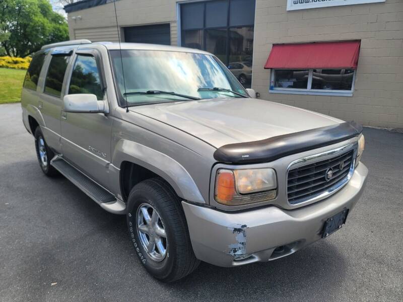 2000 Cadillac Escalade for sale at I-Deal Cars LLC in York PA