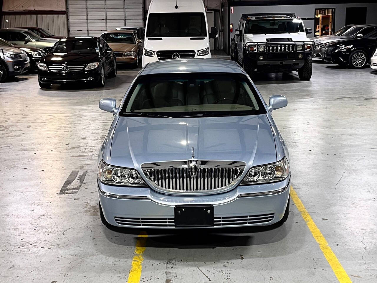 2010 Lincoln Town Car for sale at Carnival Car Company in Victoria, TX