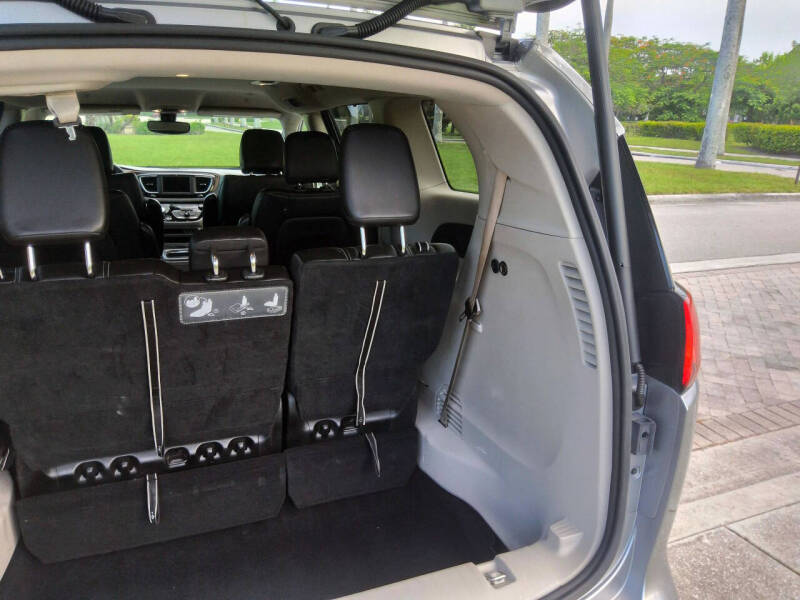 2021 Chrysler Voyager LXi