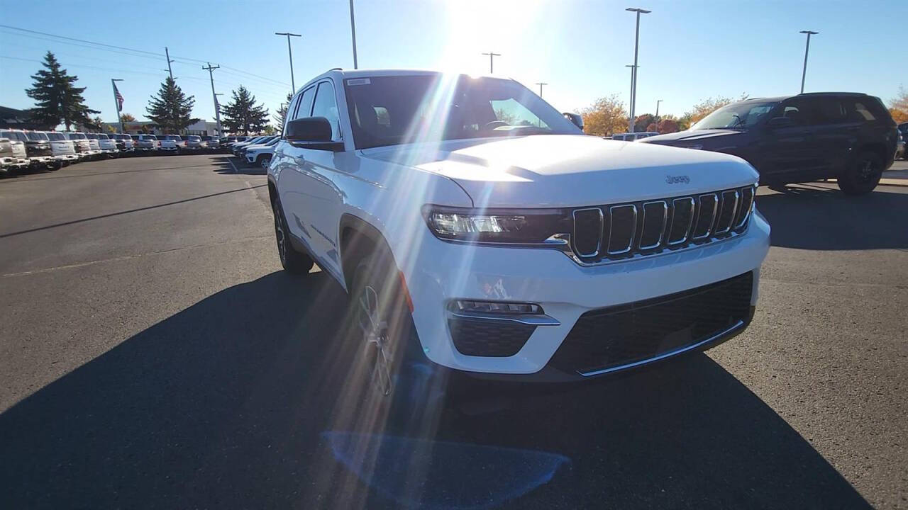 2025 Jeep Grand Cherokee for sale at Victoria Auto Sales in Victoria, MN