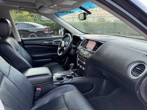 2013 Nissan Pathfinder Platinum