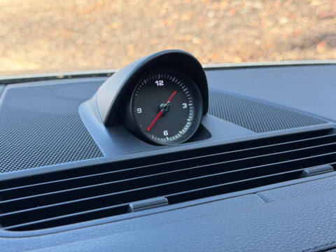 2017 Porsche Panamera 4