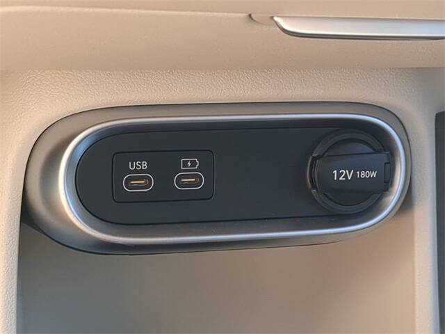 2024 Genesis GV60 Standard